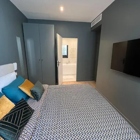 Appartamento Relais Cocorico 2 Bedrooms With Ac, 2 Bathrooms, 8 Min Eiffel Tower Parigi